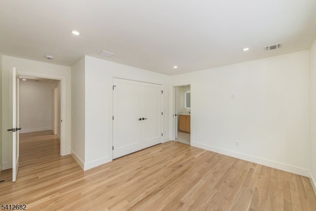 6 Harvale Dr, Florham Park Boro, NJ 07932