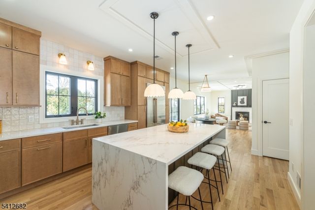 6 Harvale Dr, Florham Park Boro, NJ 07932