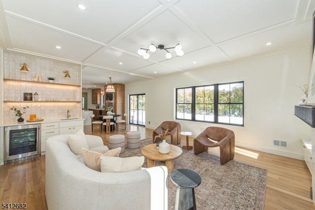 6 Harvale Dr, Florham Park Boro, NJ 07932