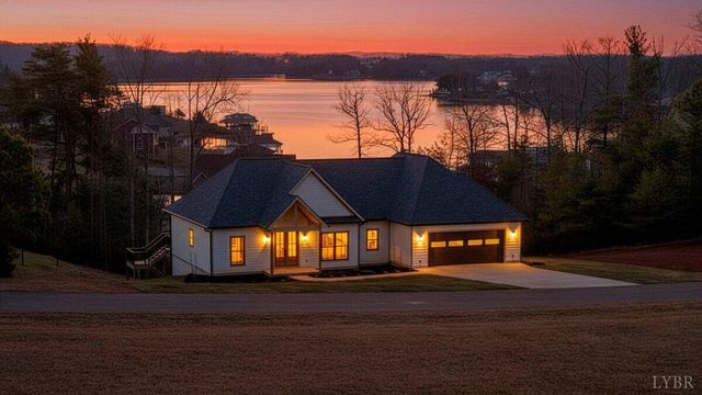 639 Compass Cove Circle, Moneta, VA 24121