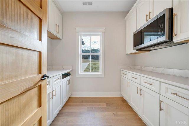 639 Compass Cove Circle, Moneta, VA 24121