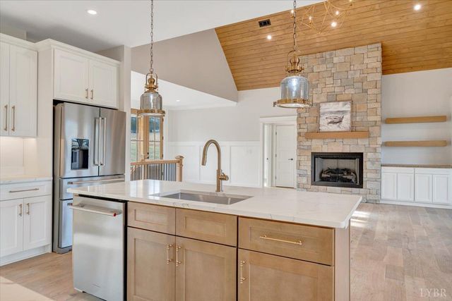 639 Compass Cove Circle, Moneta, VA 24121