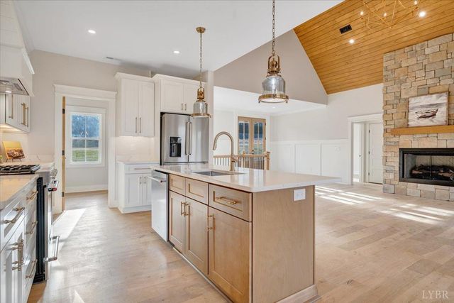 639 Compass Cove Circle, Moneta, VA 24121