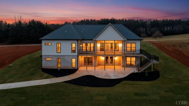 639 Compass Cove Circle, Moneta, VA 24121
