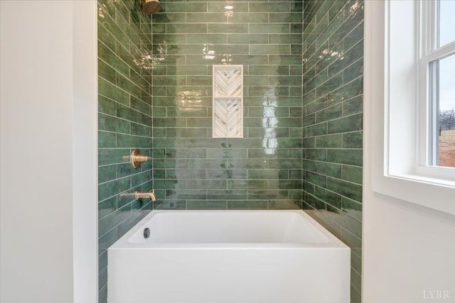 639 Compass Cove Circle, Moneta, VA 24121