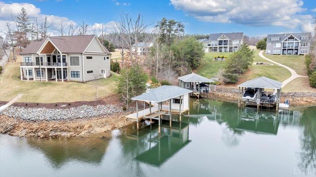 639 Compass Cove Circle, Moneta, VA 24121