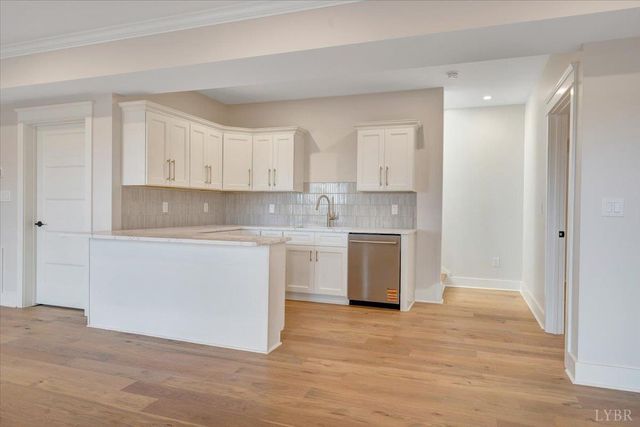 639 Compass Cove Circle, Moneta, VA 24121