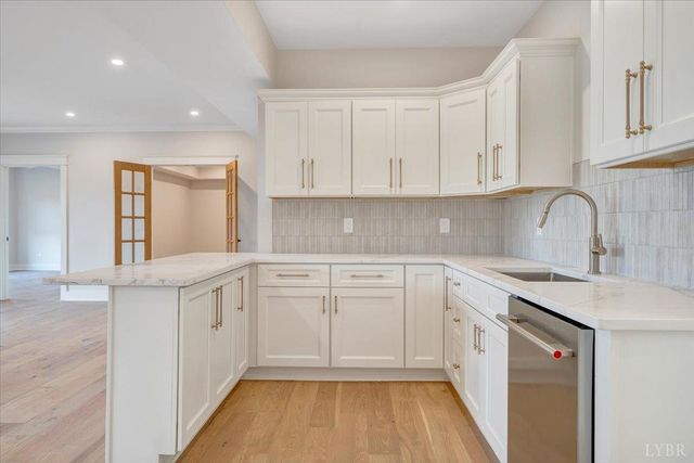 639 Compass Cove Circle, Moneta, VA 24121