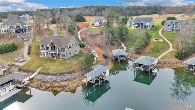 639 Compass Cove Circle, Moneta, VA 24121