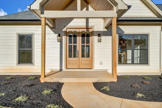 639 Compass Cove Circle, Moneta, VA 24121