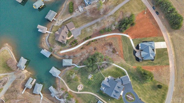 639 Compass Cove Circle, Moneta, VA 24121