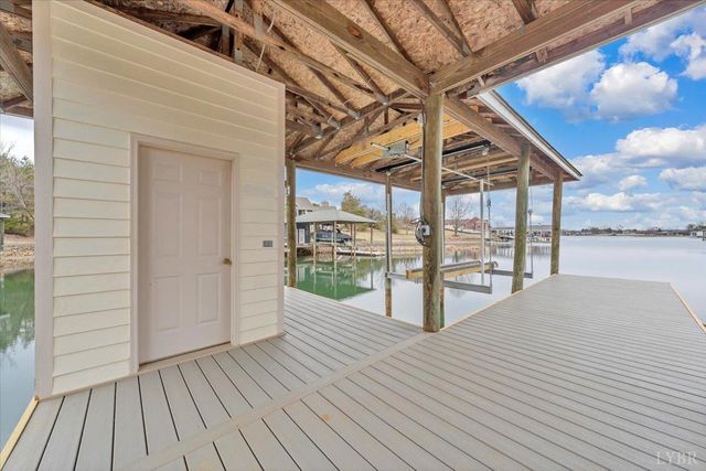 639 Compass Cove Circle, Moneta, VA 24121