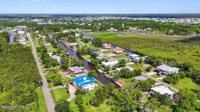 4020 Nineteenth Street, Bay Saint Louis, MS 39520