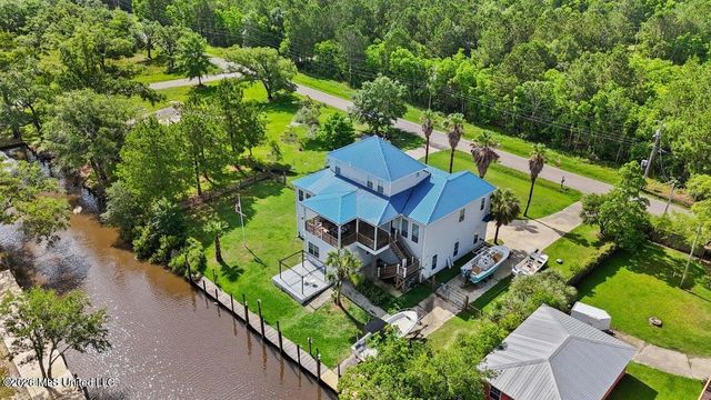 4020 Nineteenth Street, Bay Saint Louis, MS 39520