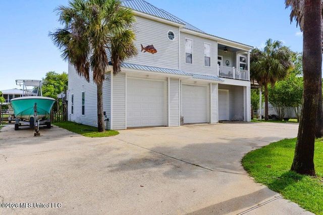 4020 Nineteenth Street, Bay Saint Louis, MS 39520