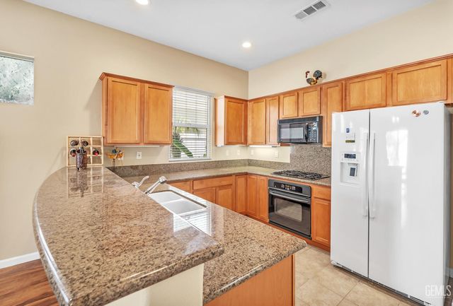 13910 Calico Village Drive, Bakersfield, CA 93306