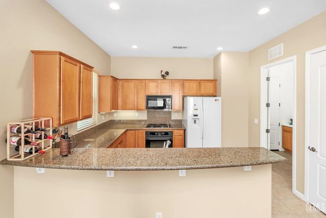 13910 Calico Village Drive, Bakersfield, CA 93306
