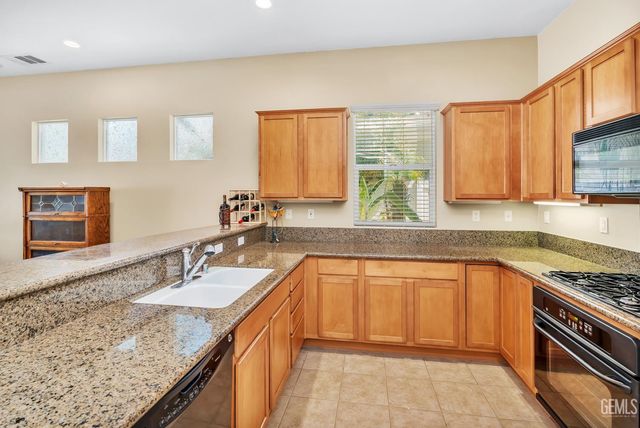 13910 Calico Village Drive, Bakersfield, CA 93306