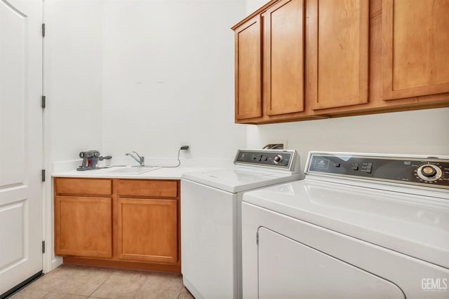 13910 Calico Village Drive, Bakersfield, CA 93306