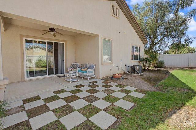 13910 Calico Village Drive, Bakersfield, CA 93306