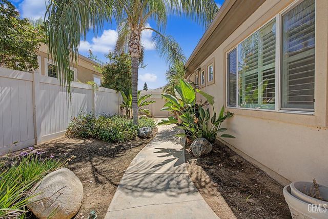 13910 Calico Village Drive, Bakersfield, CA 93306