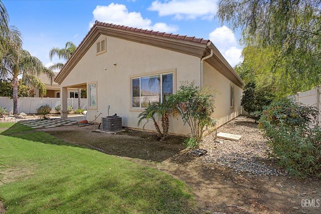 13910 Calico Village Drive, Bakersfield, CA 93306