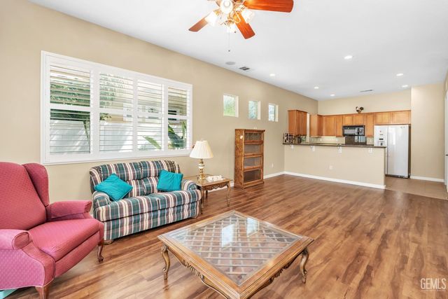 13910 Calico Village Drive, Bakersfield, CA 93306