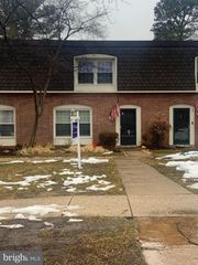 8210 CARRLEIGH PKWY #6, Springfield, VA 22152