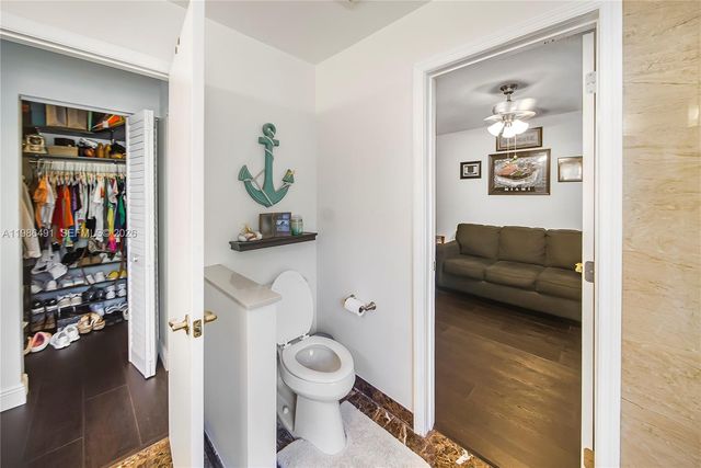 111 NW 151st Ave, Pembroke Pines, FL 33028