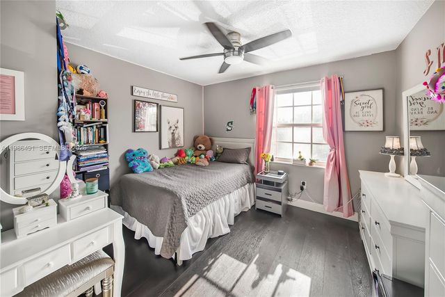 111 NW 151st Ave, Pembroke Pines, FL 33028