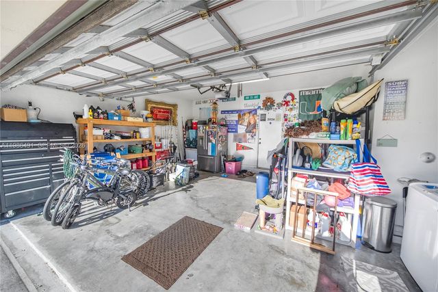 111 NW 151st Ave, Pembroke Pines, FL 33028