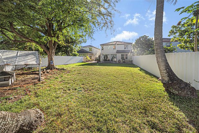 111 NW 151st Ave, Pembroke Pines, FL 33028