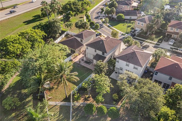 111 NW 151st Ave, Pembroke Pines, FL 33028