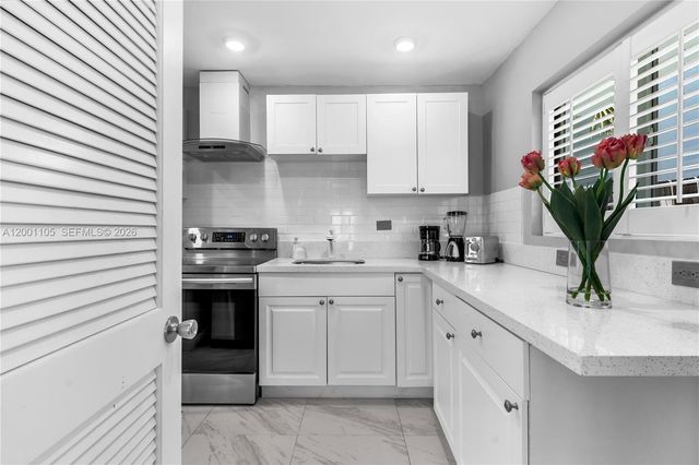 8101 Harding Ave, Miami Beach, FL 33141