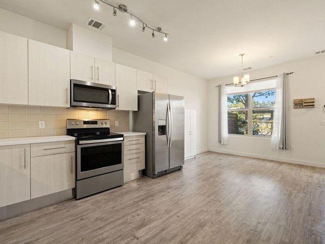 7805 Cooper LN 204, Austin, TX 78745