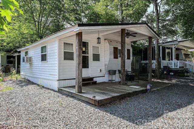 125 Hollywood Trail, Mount Gilead, NC 27306