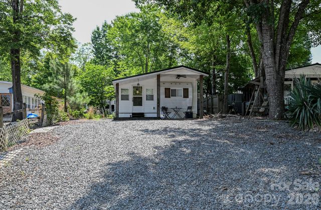 125 Hollywood Trail, Mount Gilead, NC 27306