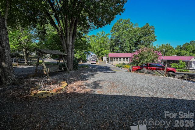 125 Hollywood Trail, Mount Gilead, NC 27306