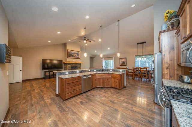 3102 W Mack LN, Rathdrum, ID 83858