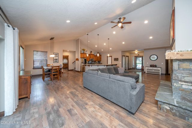 3102 W Mack LN, Rathdrum, ID 83858