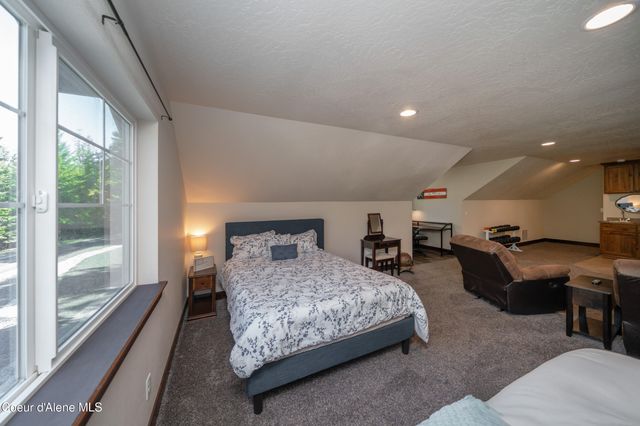 3102 W Mack LN, Rathdrum, ID 83858