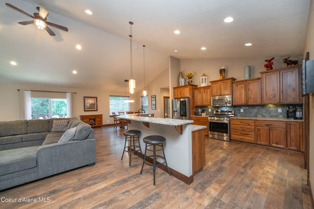 3102 W Mack LN, Rathdrum, ID 83858