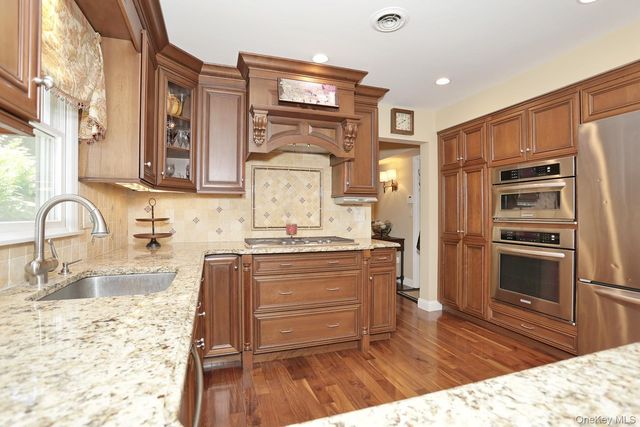 4 Plum Court, Nanuet, NY 10954