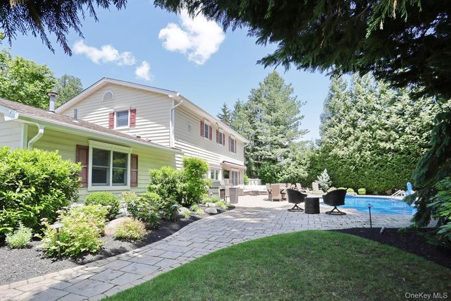 4 Plum Court, Nanuet, NY 10954