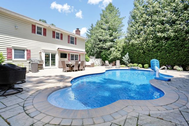 4 Plum Court, Nanuet, NY 10954
