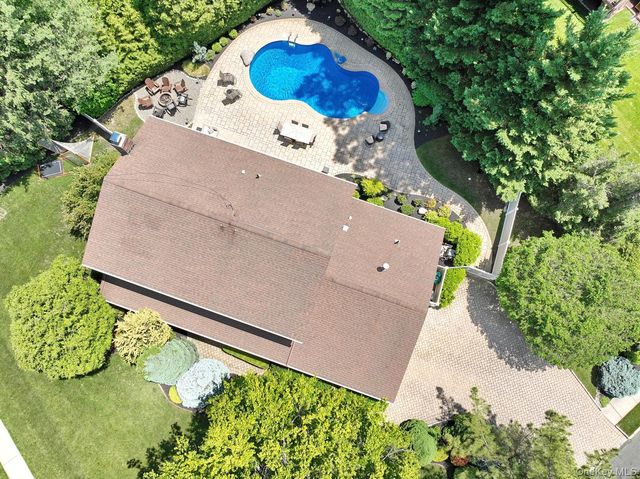 4 Plum Court, Nanuet, NY 10954