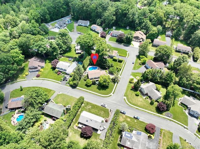 4 Plum Court, Nanuet, NY 10954
