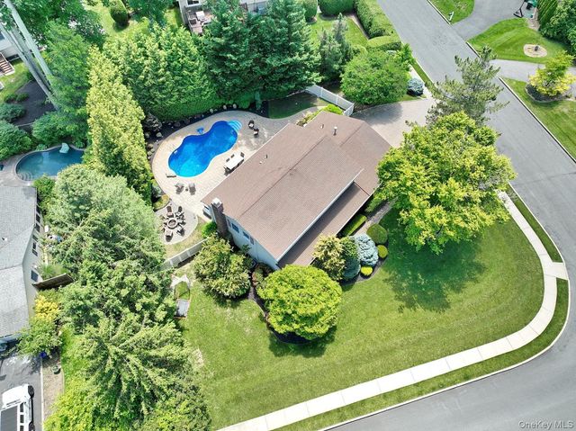 4 Plum Court, Nanuet, NY 10954