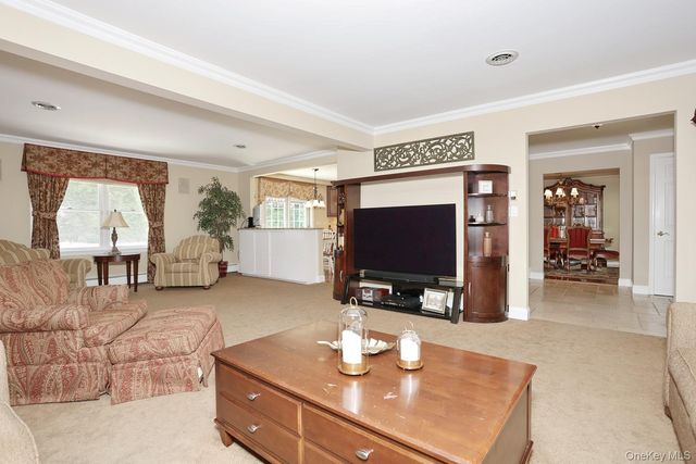 4 Plum Court, Nanuet, NY 10954