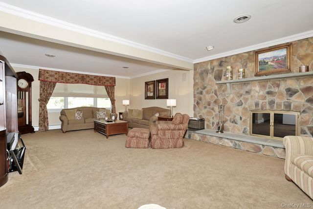 4 Plum Court, Nanuet, NY 10954